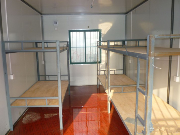 منزل الحاوية (2)